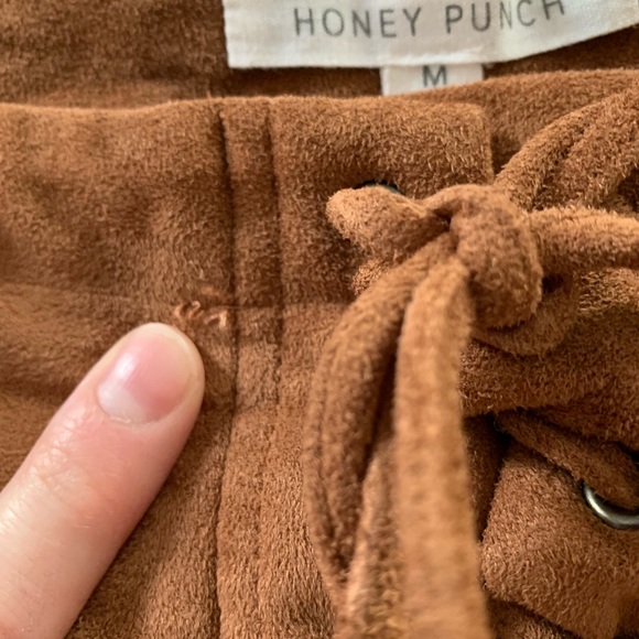 Lace up suede shorts - Picture 3 of 3